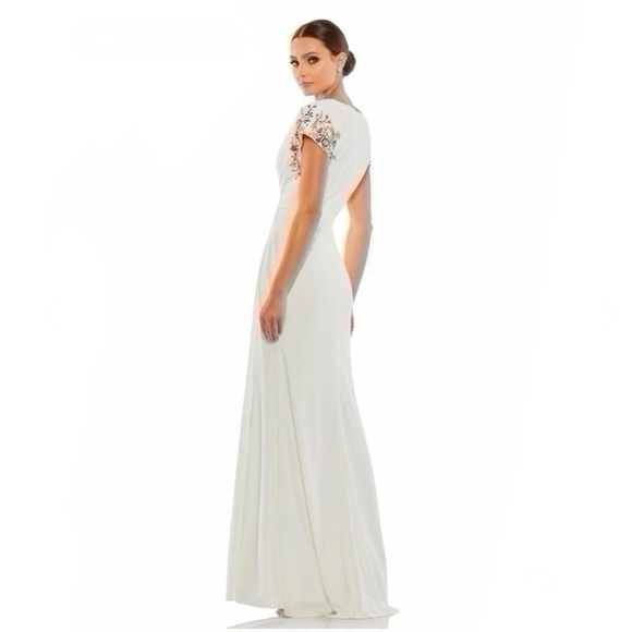 Mac Duggal Beaded Cap-Sleeve Jersey Gown White - Picture 4 of 14